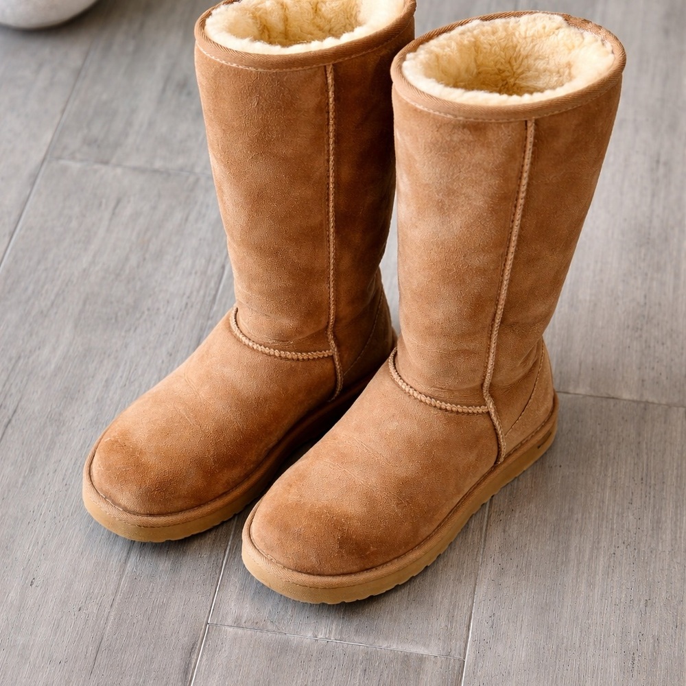 UGG Australia Classic Tall Chestnut Boots Size 4